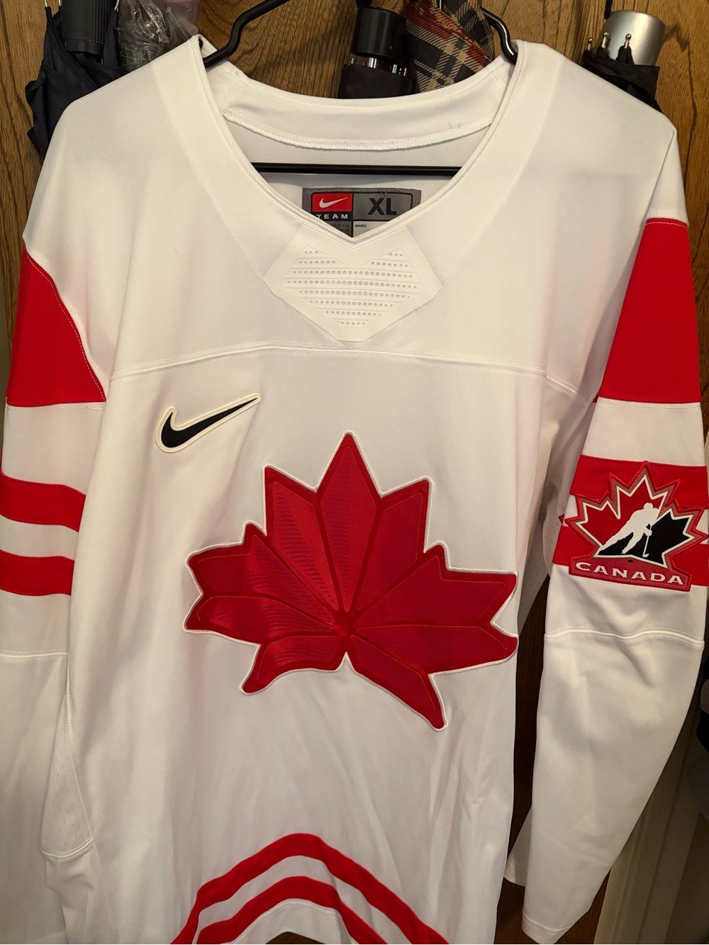Nike Men’s White & Red 2022 Olympic Canada Maple Leaf Hockey Jersey - XL